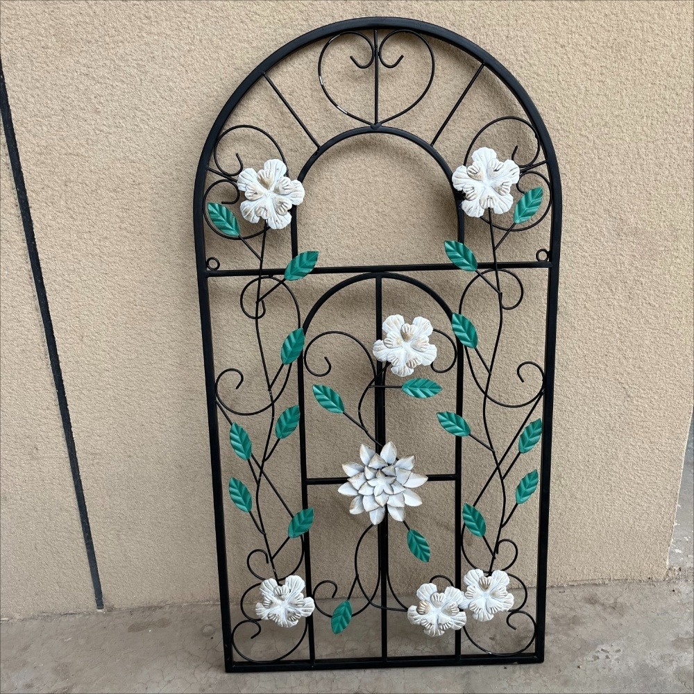 Photography Framing - LH iron frame modeling old fake